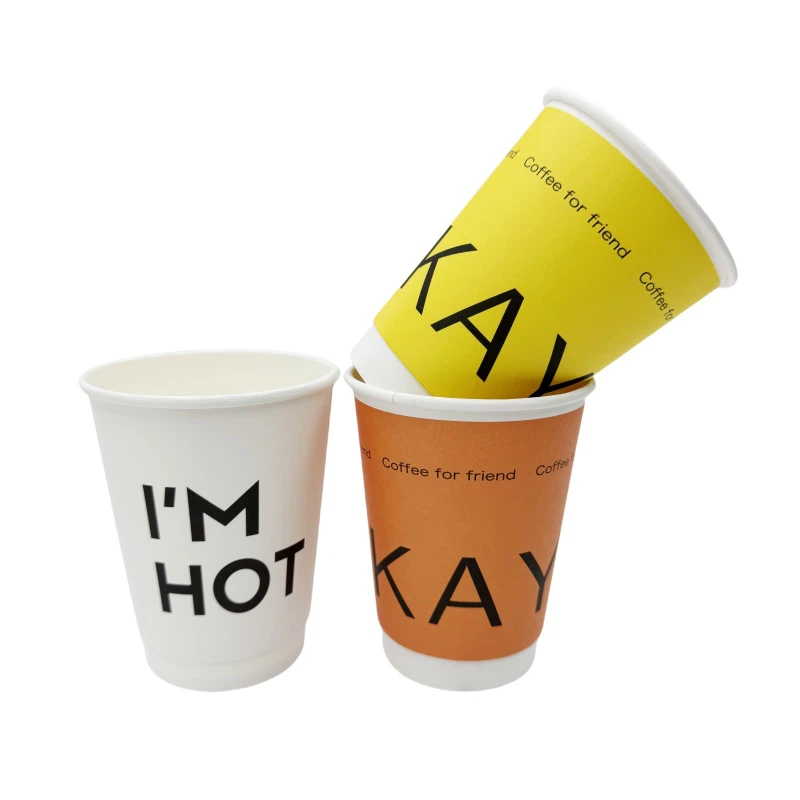 Kertakäyttöiset paperikupit, joissa painatus